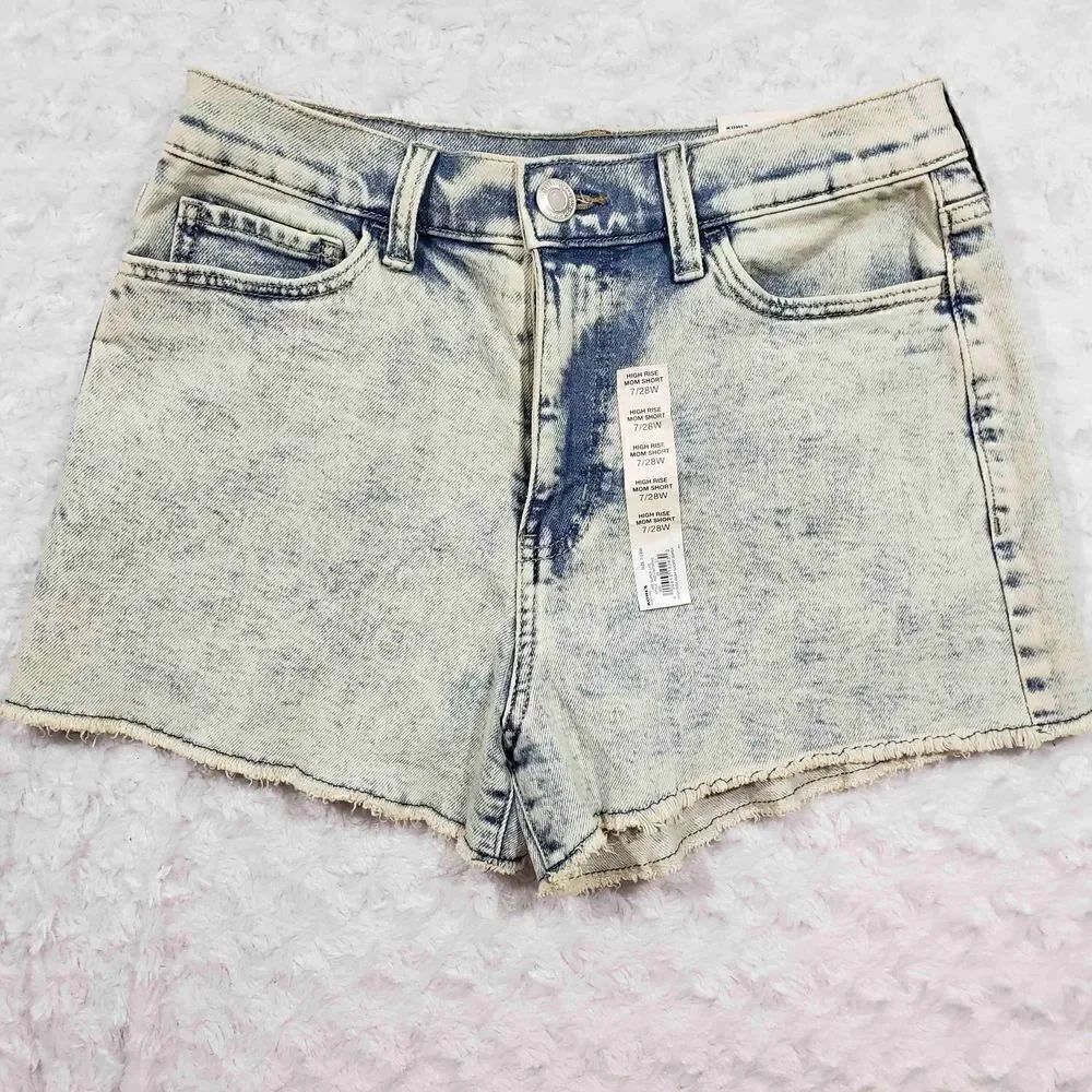SO High Rise Mom Short Size 7 28W